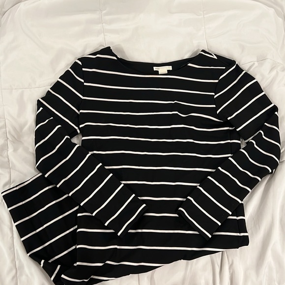 Classic Black and White Striped Shift Dress - Picture 2 of 3
